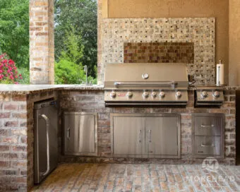 Outdoor kitchen with build in hi-end appliances