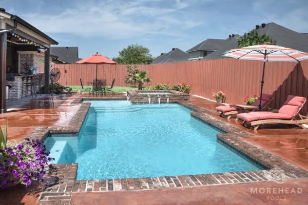 Geometric swimming pool