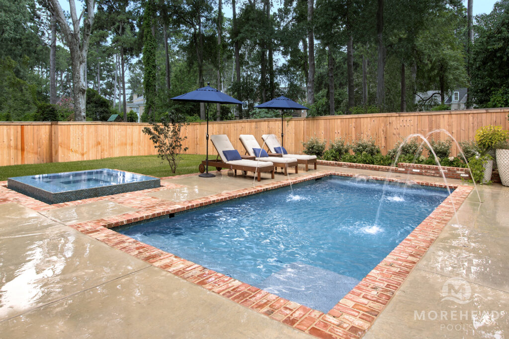 Small backyard pool ideas